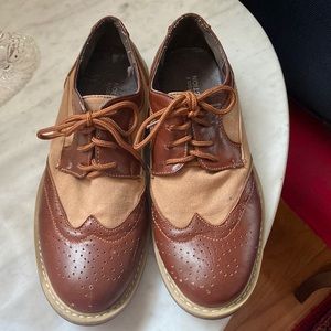 Kenneth Cole Reaction Take Fair wingtips sz 3.5